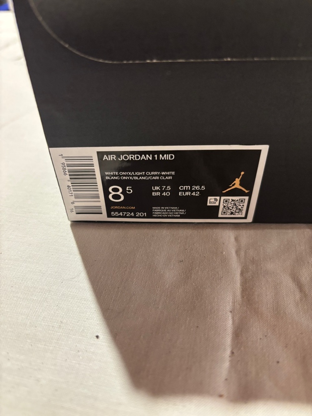 Air Jordan 1 Mid Box Label - White Onyx/Light Curry-White